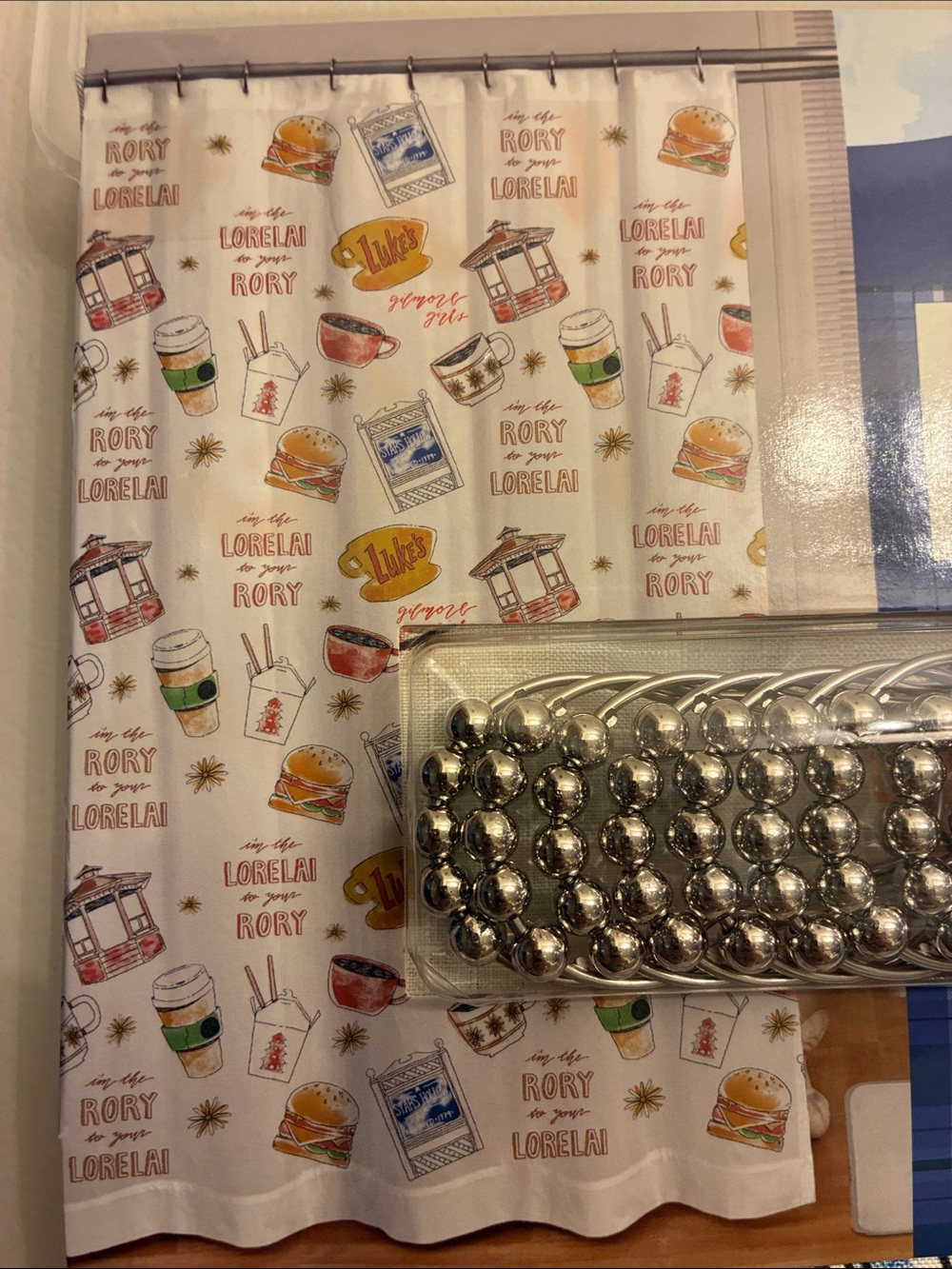 24HR DROP ⬇️ Gilmore Girls shower curtain set - Picture 2 of 6